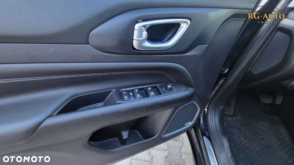 Jeep Compass - 24