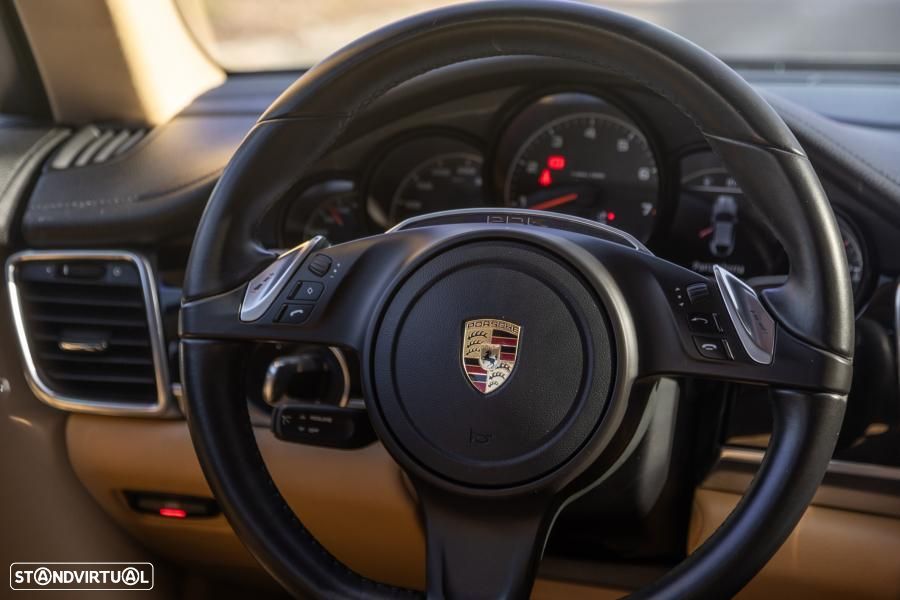 Porsche Panamera 4 Edition PDK - 32