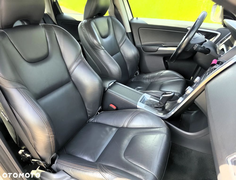 Volvo XC 60 D4 Geartronic Momentum - 36