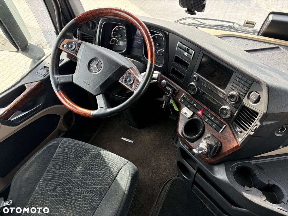 Mercedes-Benz Actros - 17