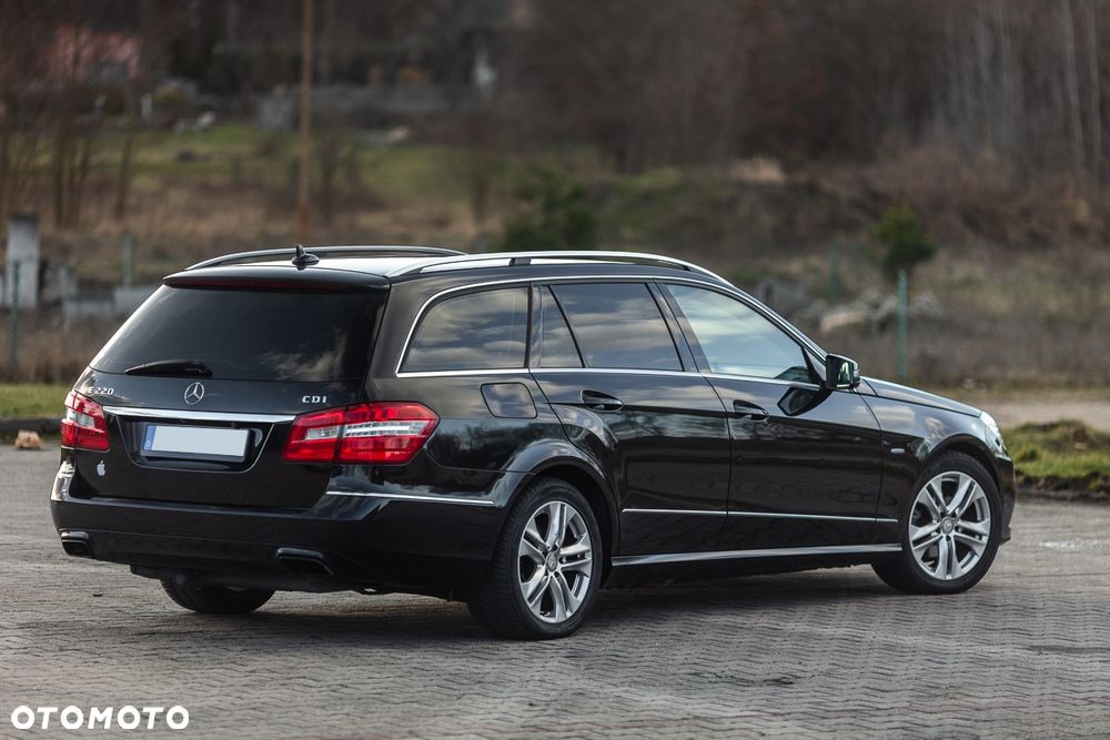 Mercedes-Benz Klasa E 220 CDI DPF BlueEFFICIENCY 7G-TRONIC Avantgarde - 17