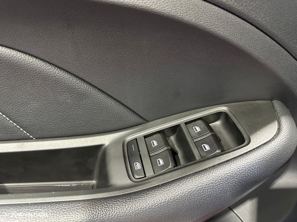 MG ZS EV Luxury - 44