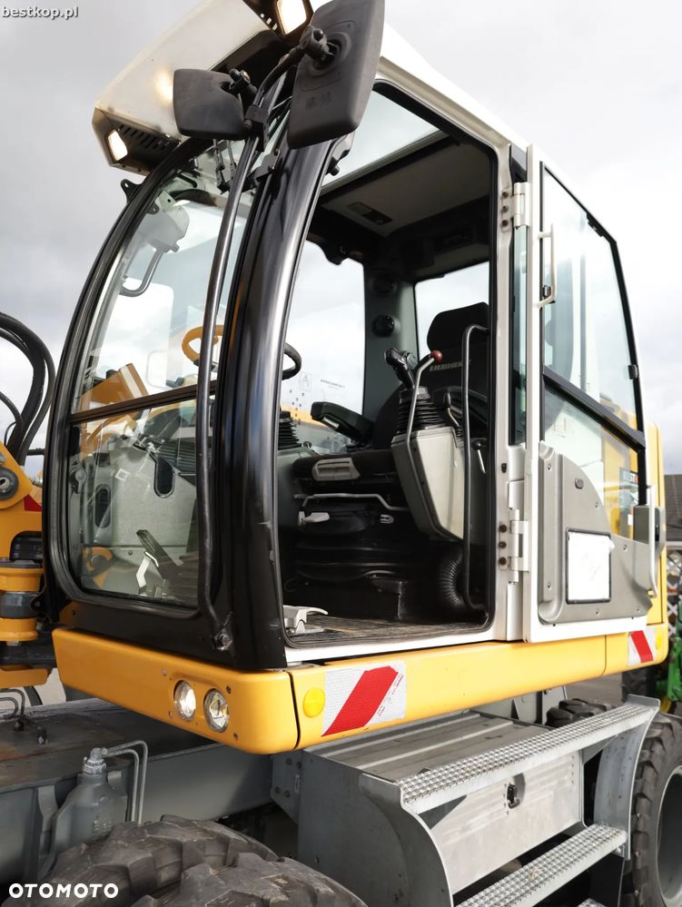 Liebherr A910 Compact - 23