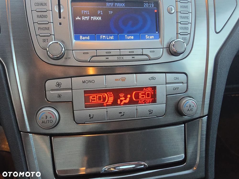 Ford Mondeo 2.0 Viva Titanium - 32
