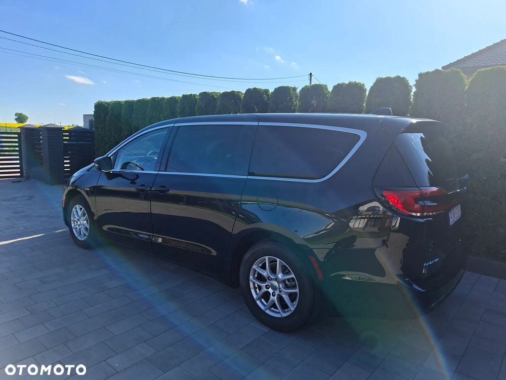 Chrysler Pacifica - 2