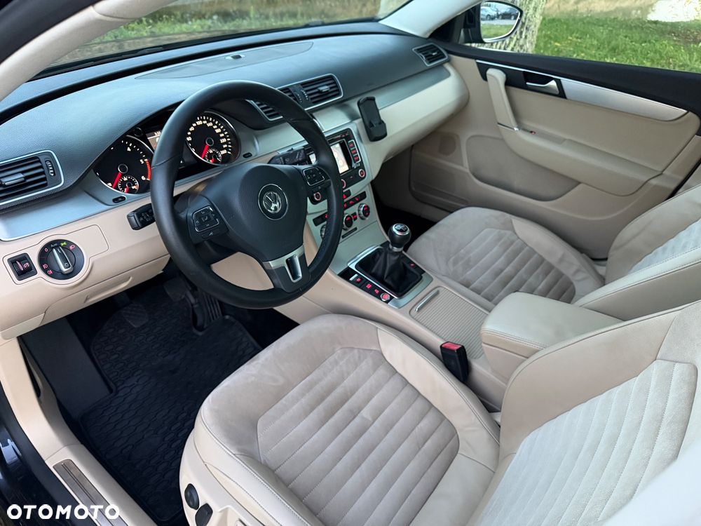 Volkswagen Passat - 18