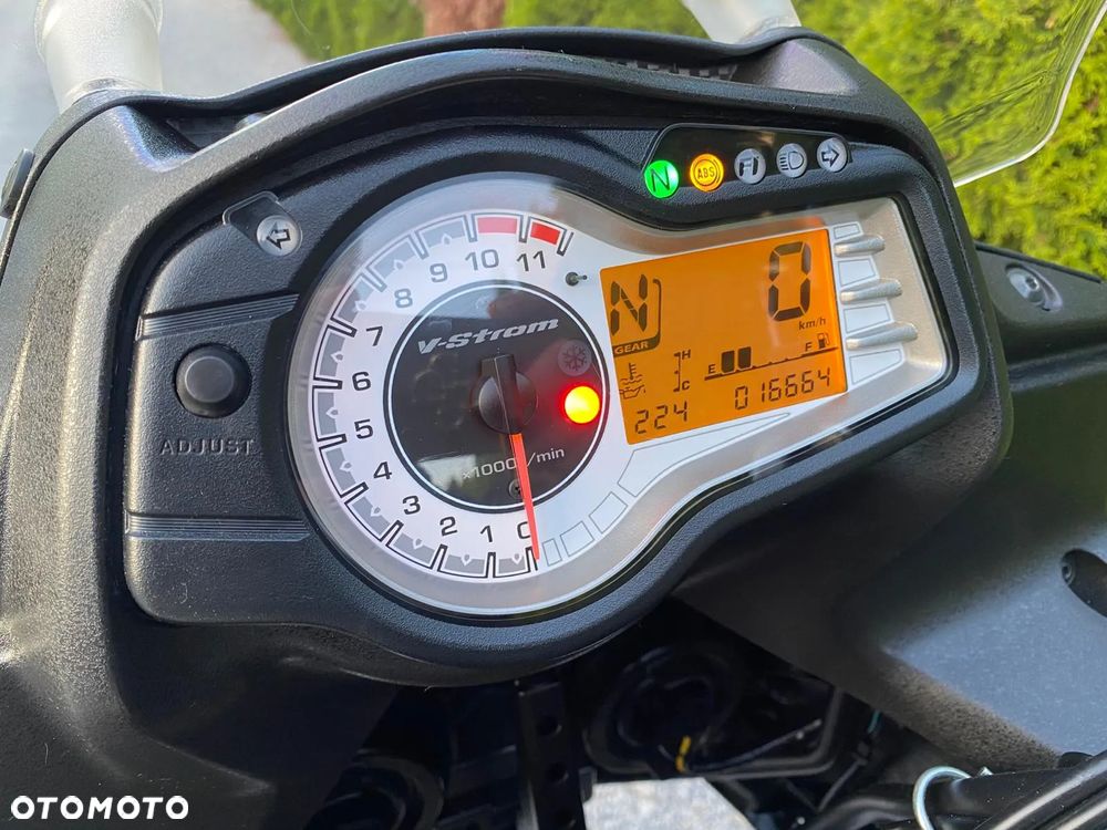 Suzuki V-STROM - 23