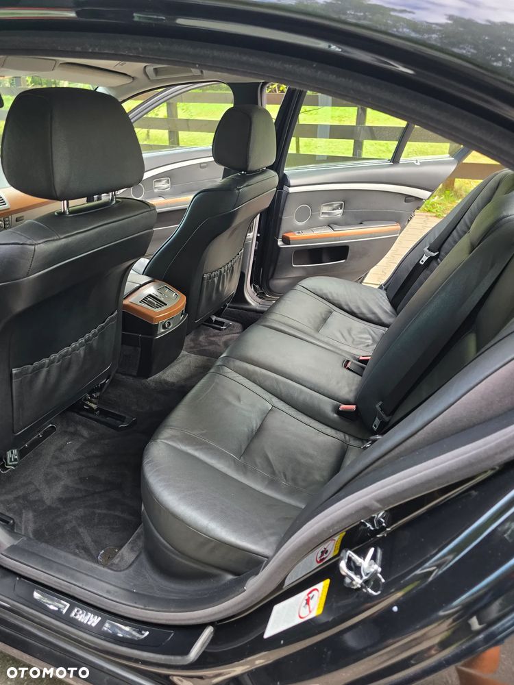 BMW Seria 7 730d - 24