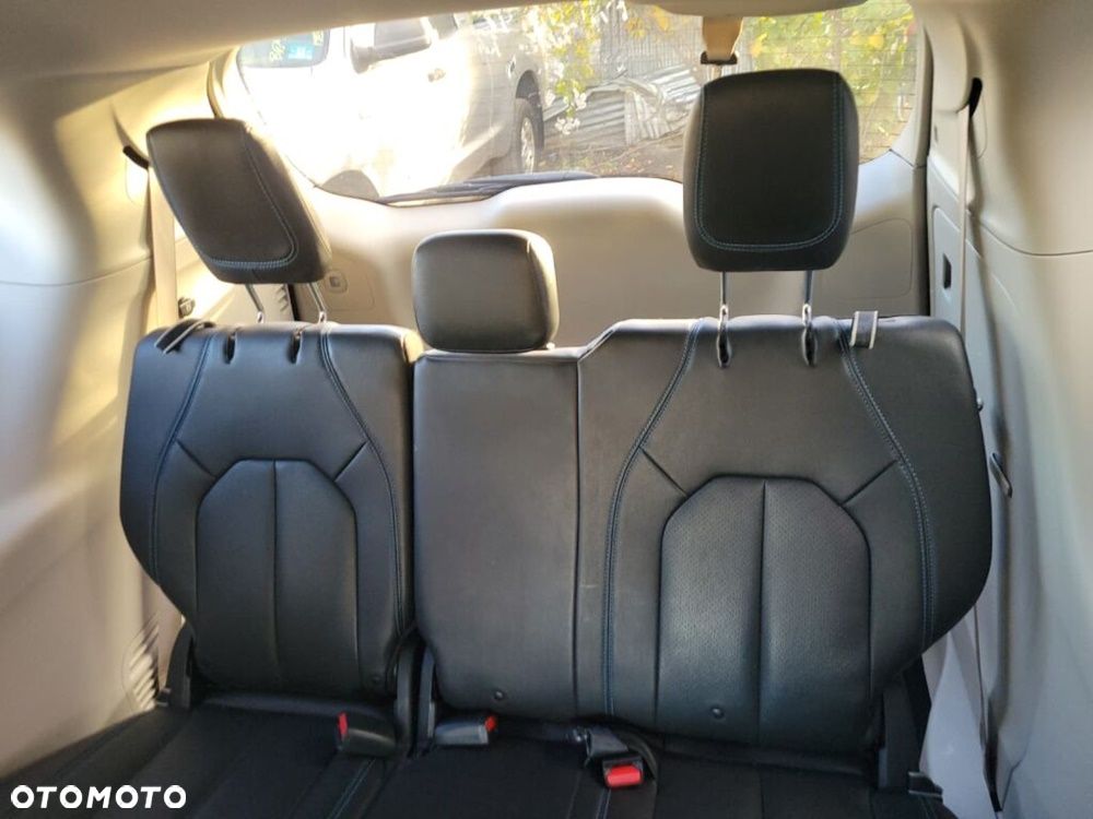 Chrysler Pacifica - 14