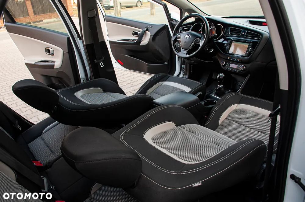 Kia Ceed 1.6 CRDi L Business Line - 28