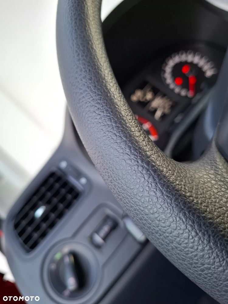 Volkswagen Polo 1.2 Blue Motion Technology Trendline - 25