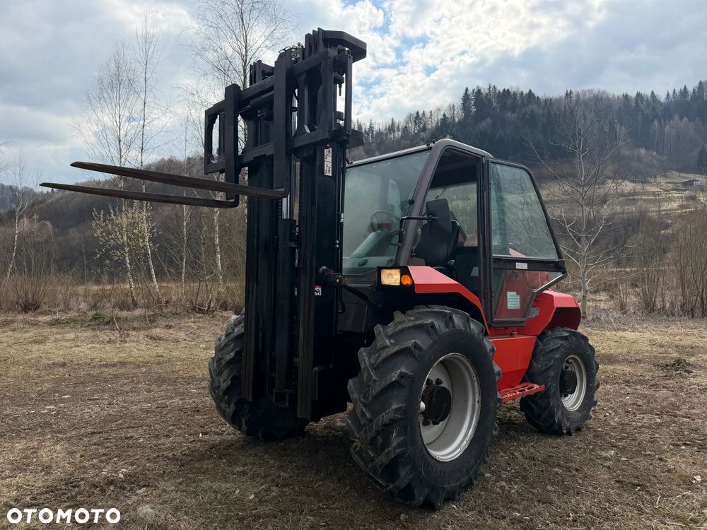 Manitou M30-4 T Wózek Widłowy 4X4 TERENOWY. 1910mtg. Maszyna Jak Nowa! Maszt Triplex WOLNY SKOK! 2016rok. z Norweskiego Gospodarstwa. Silnik PERKINS TURBO 90km. DEKRA Aktualna 2026rok! 3 tony Udzwig! Posuw wideł Hydrauliczny! Jazda REWERS+4 biegi. Ani deka luzów czy wycieków! Zadbana Maszyna! Okazja. Podzespoły jak Nowe tłoczyska suche! 5,5 wys. Podnoszenia - 5