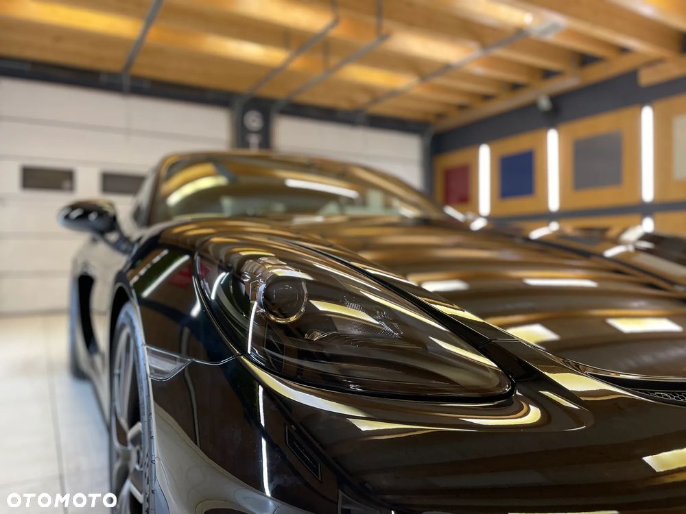 Porsche 718 Cayman - 10