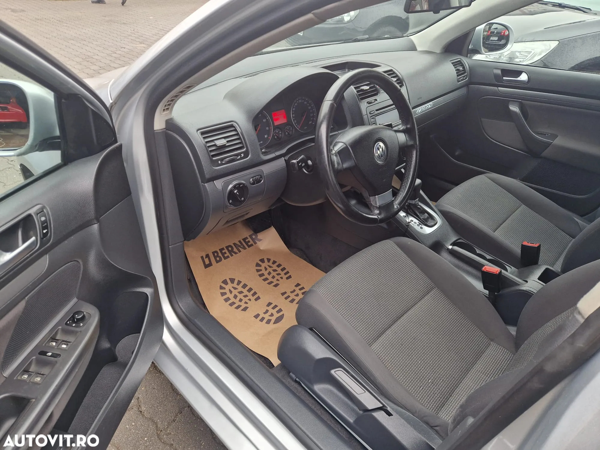 Volkswagen Jetta 1.6 Automatik Comfortline - 4