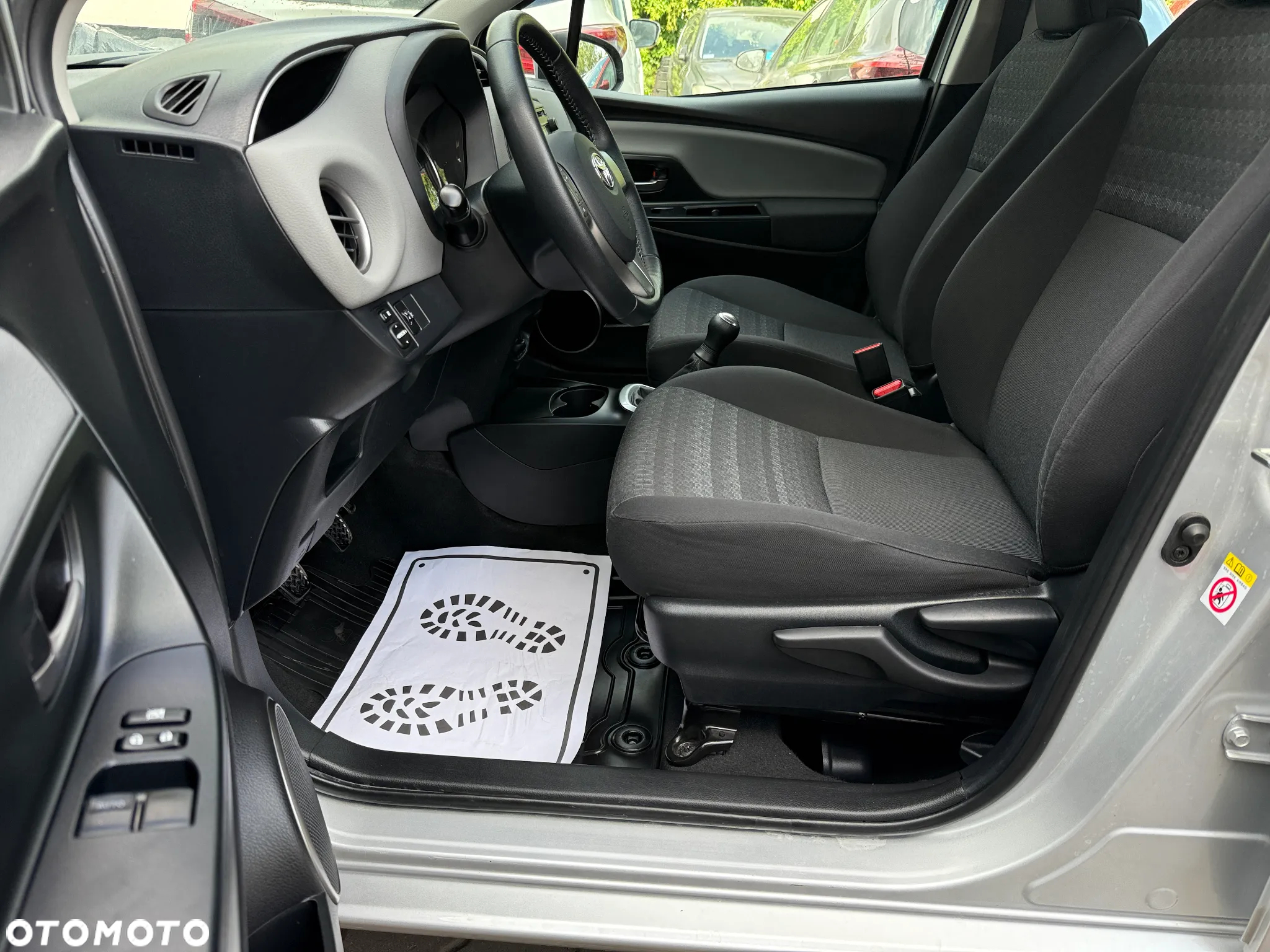 Toyota Yaris 1.0 Active EU6 - 11