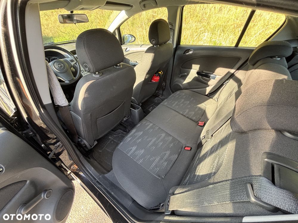 Opel Corsa 1.2 16V Essentia - 10