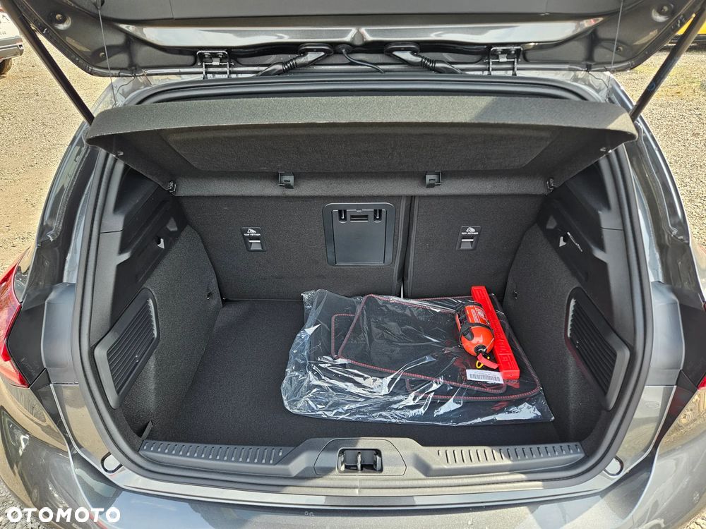 Ford Focus 1.0 EcoBoost mHEV ST-Line X - 13