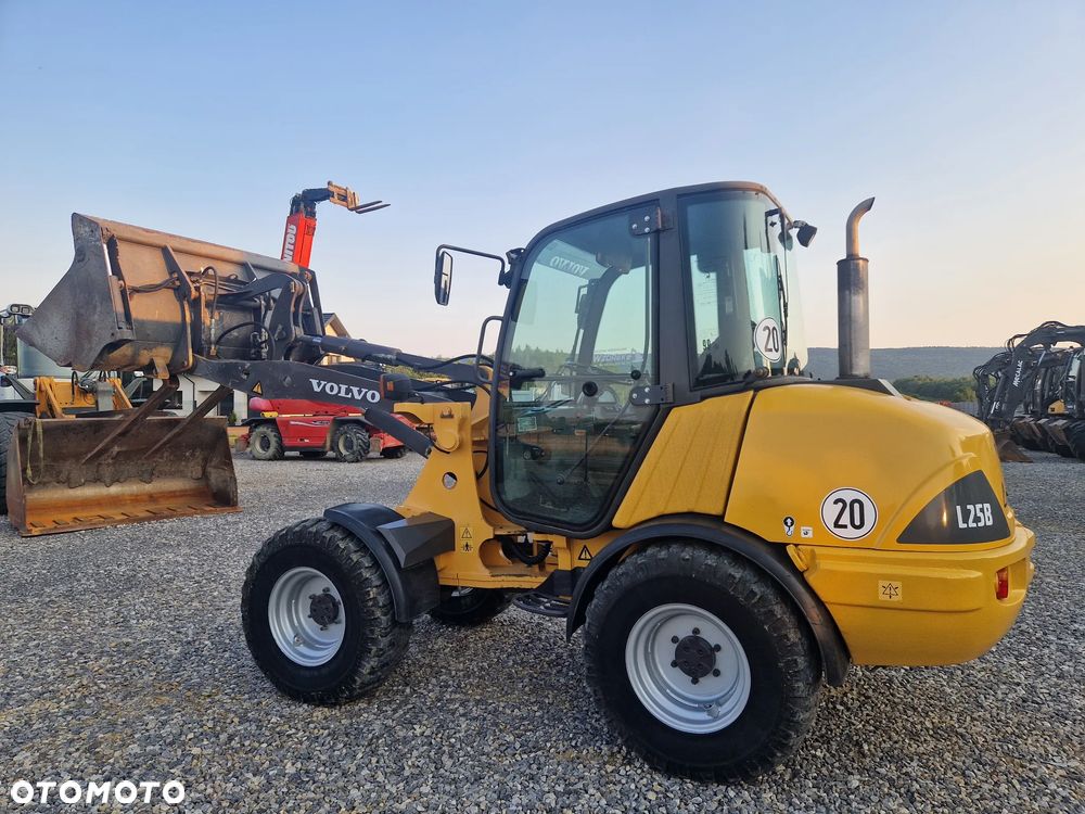 Volvo L25B-P - 7