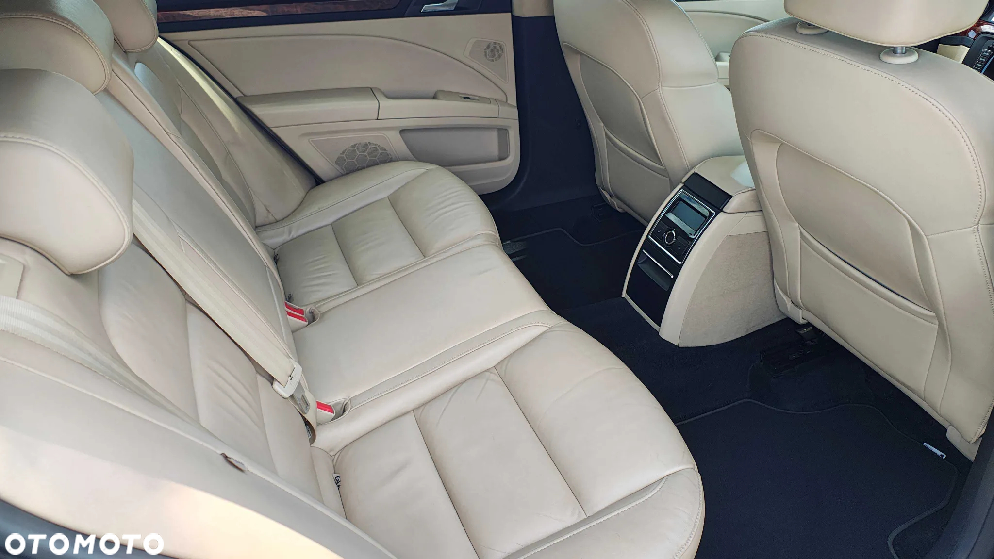 Skoda Superb 2.0 TDI Elegance DSG - 4