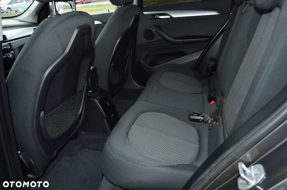 BMW X1 sDrive18d Business Edition - 18