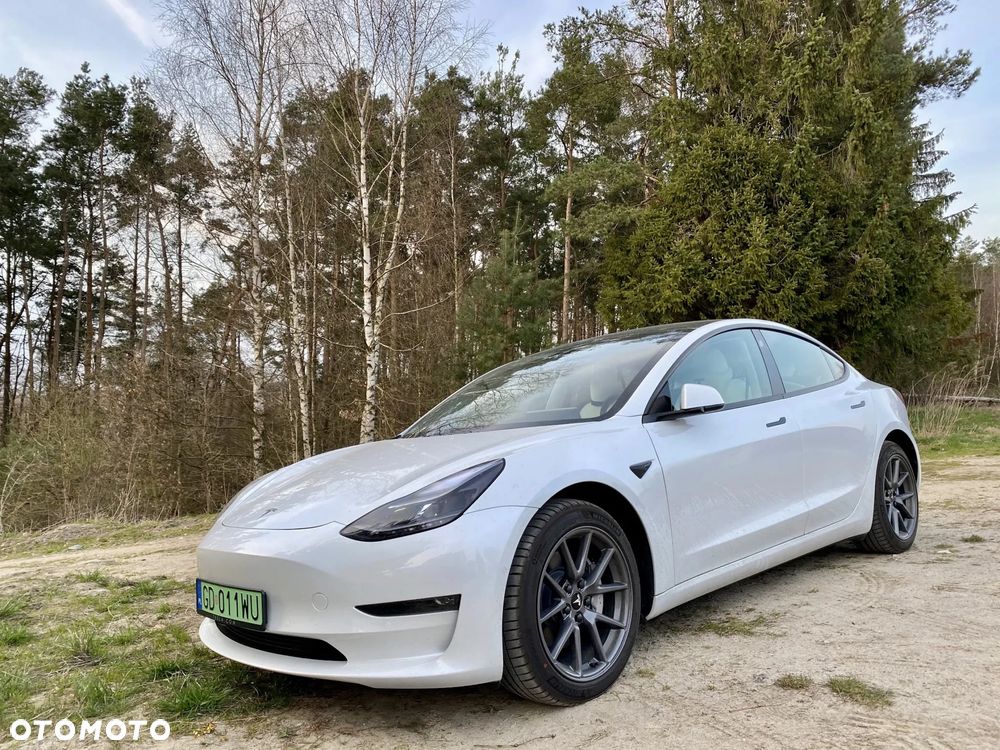 Tesla Model 3 - 2