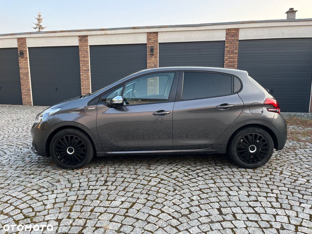 Peugeot 208 - 6