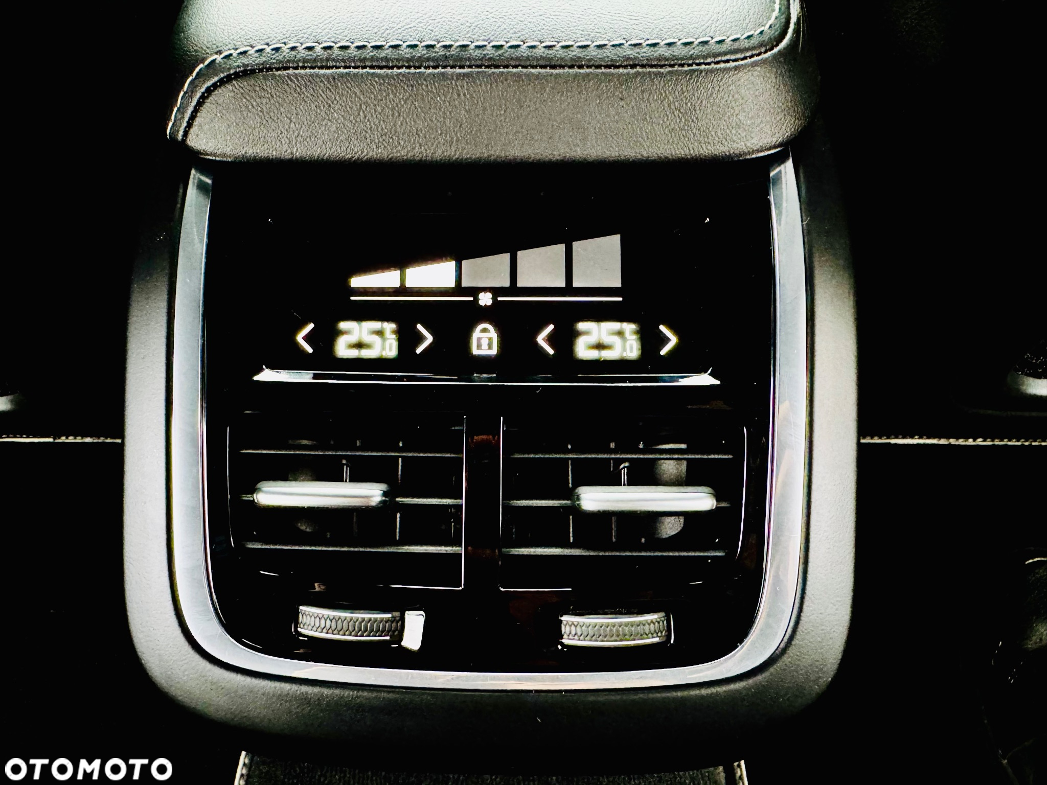 Volvo V60 B3 B Geartronic RDesign - 38
