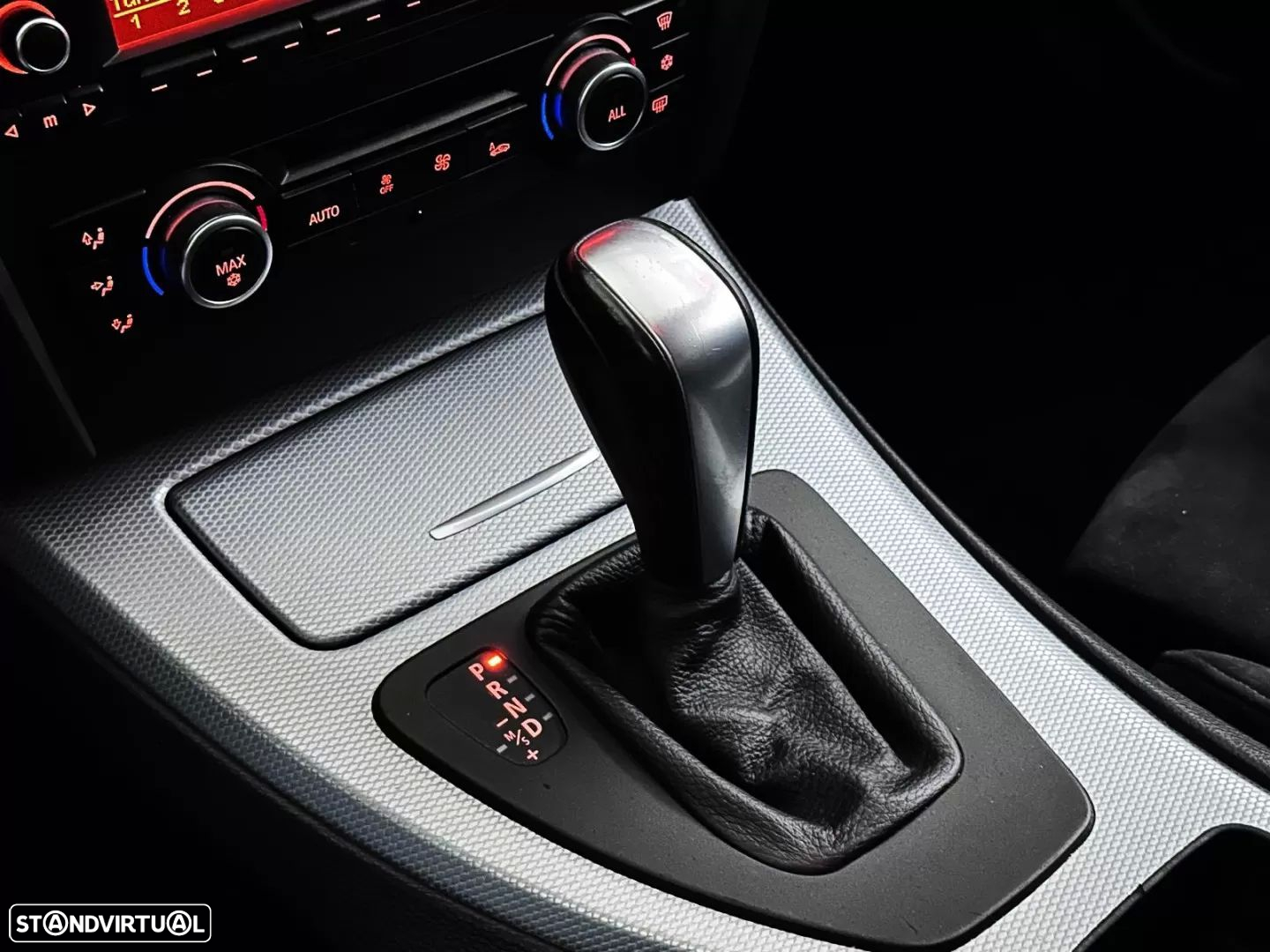 BMW 318 d Auto - 24