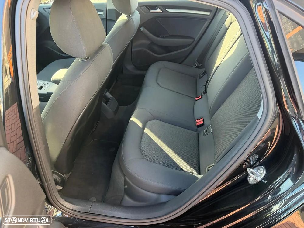 Audi A3 Limousine 30 TDI Design - 13
