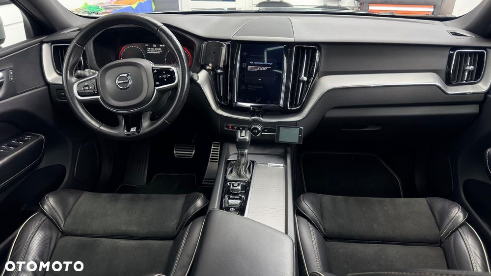 Volvo XC 60 D4 R-Design - 16