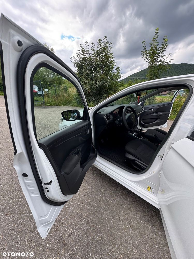 Peugeot 301 1.2 Pure Tech Active - 9