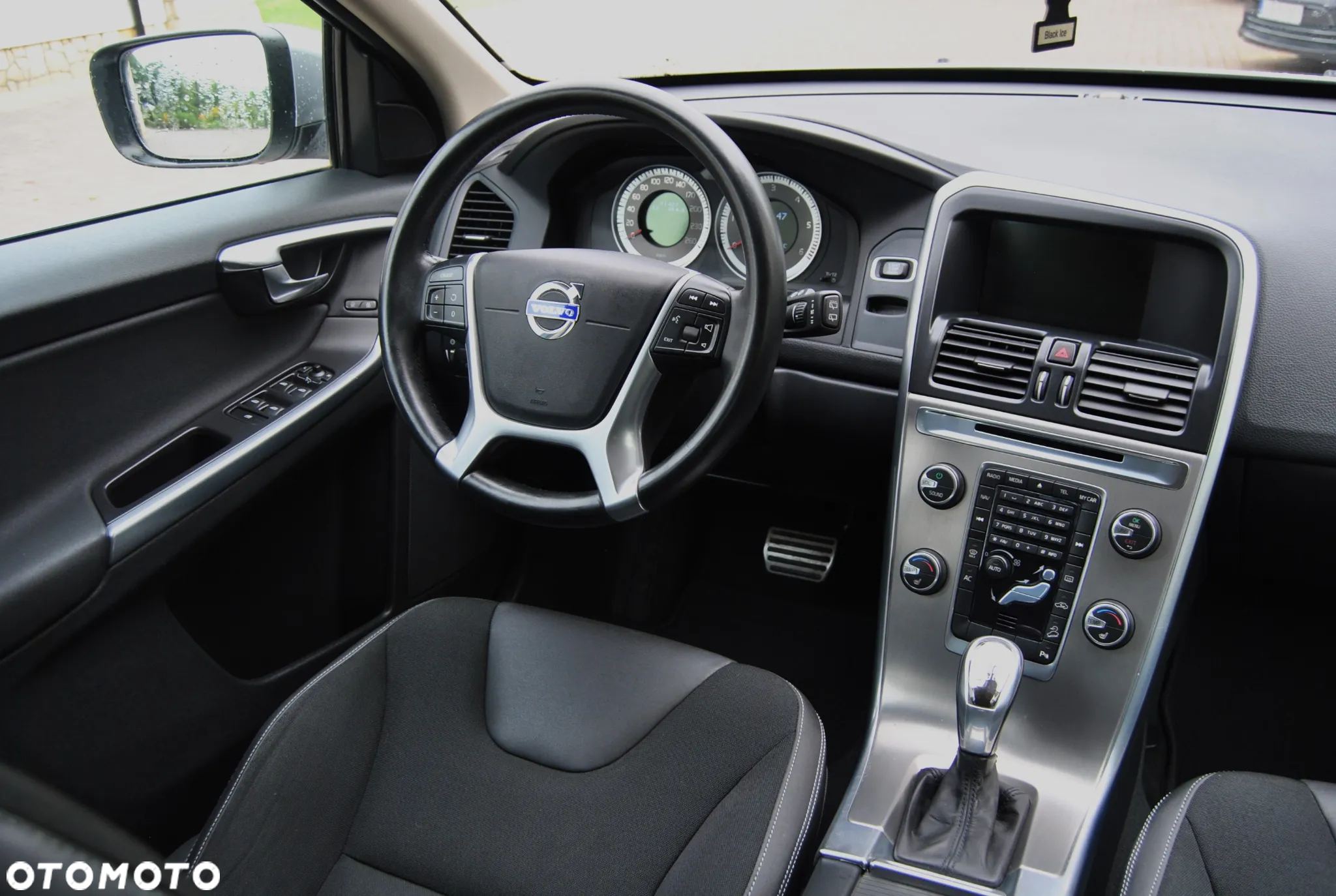 Volvo XC 60 D5 AWD Geartronic Momentum - 11