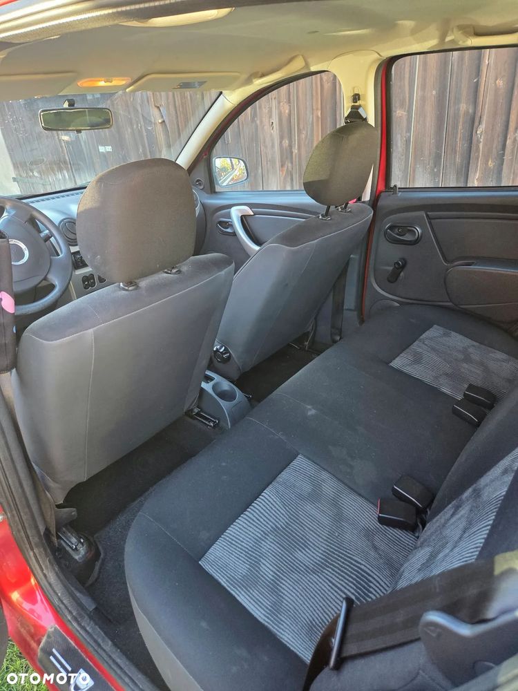 Dacia Sandero 2009 photo 4