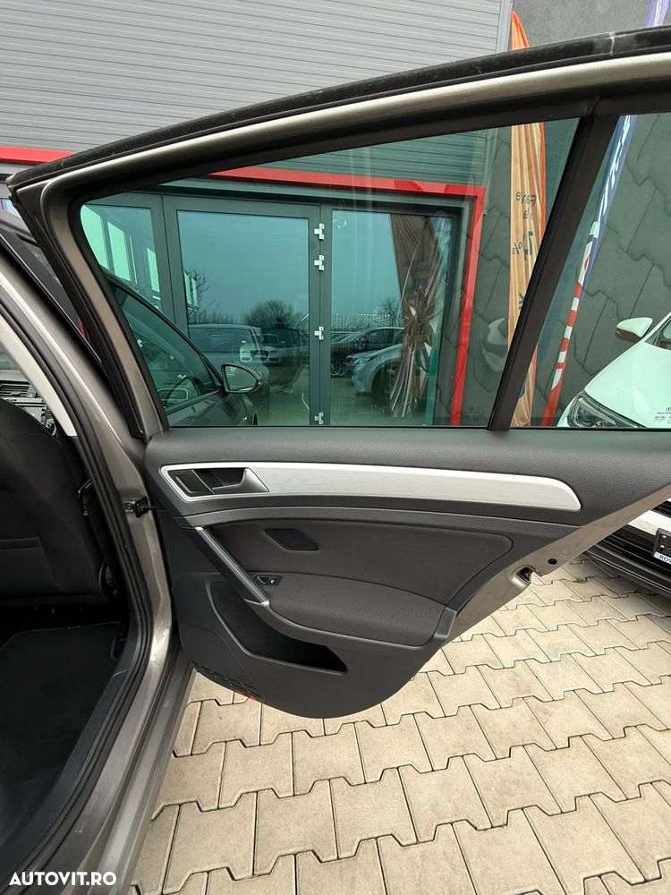 Volkswagen Golf 1.2 TSI BlueMotion Technology Cup - 26