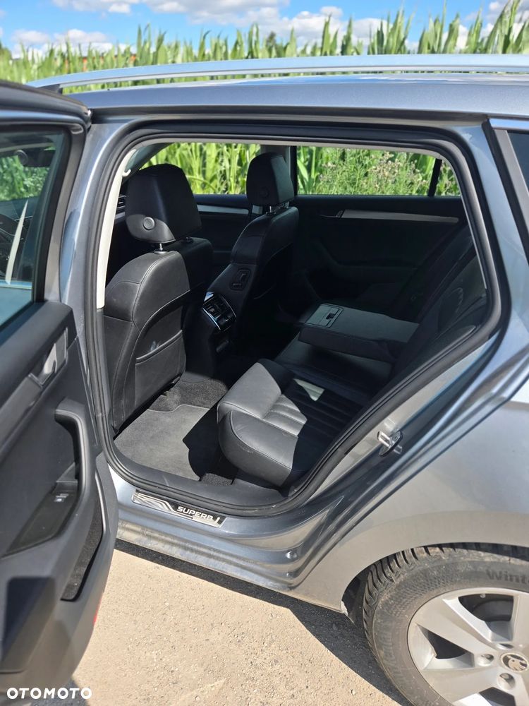 Skoda Superb 2.0 TDI Ambition DSG - 18