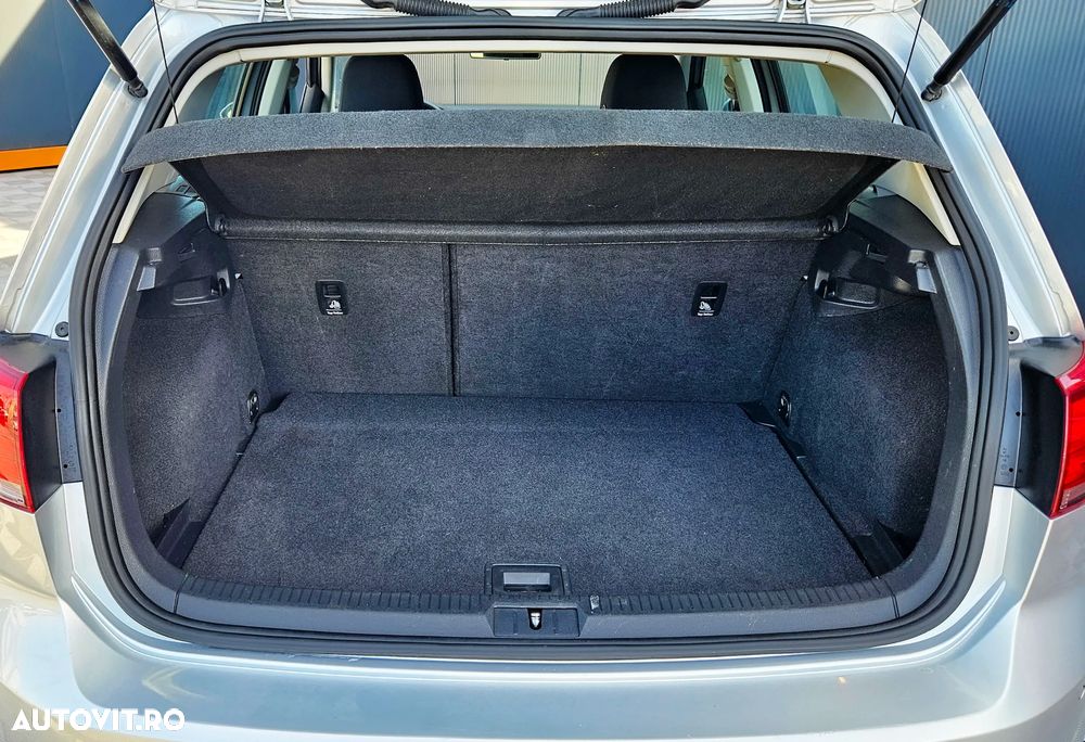 Volkswagen Golf - 13