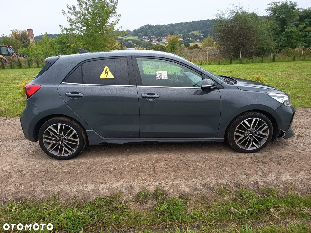 Kia Rio - 5