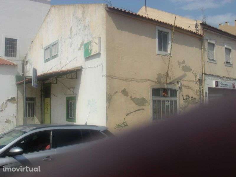 Junto à Igreja Matriz ; Póvoa Santo Adrião - Grande imagem: 3/5