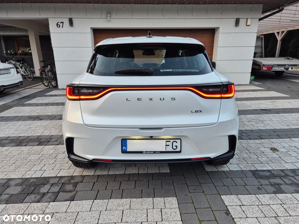 Lexus LBX - 15