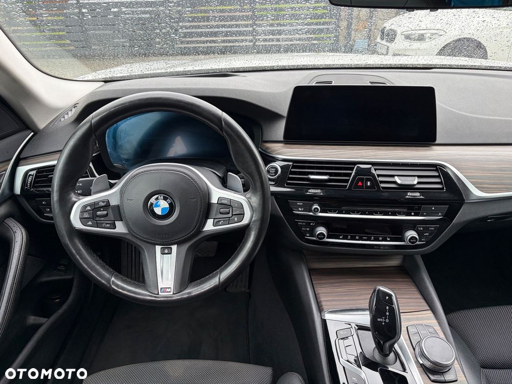 BMW Seria 5 525d Luxury Line - 15