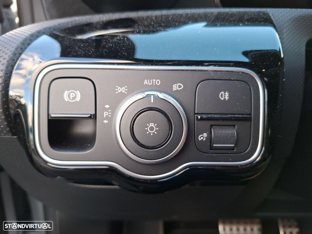 Mercedes-Benz CLA 200 d Shooting Brake AMG Line Aut. - 19