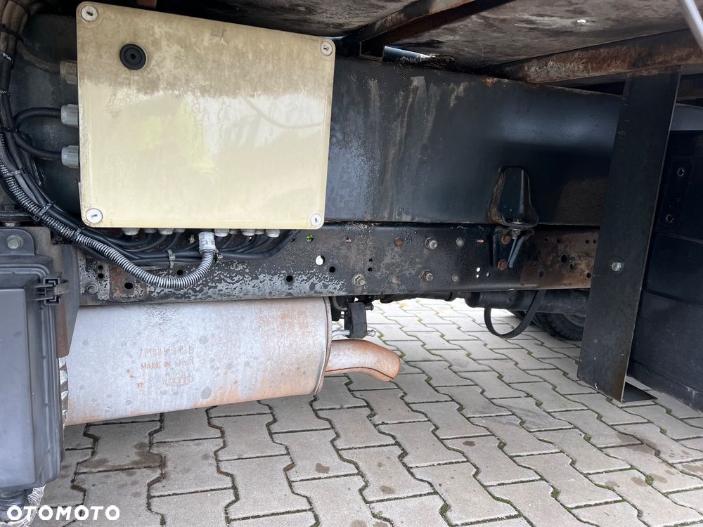 Renault Maxity - 34