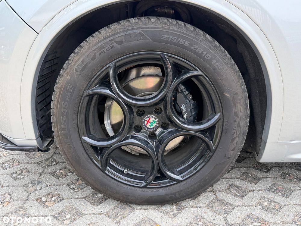 Alfa Romeo Stelvio 2.0 Turbo 16V AT8-Q4 Veloce - 11