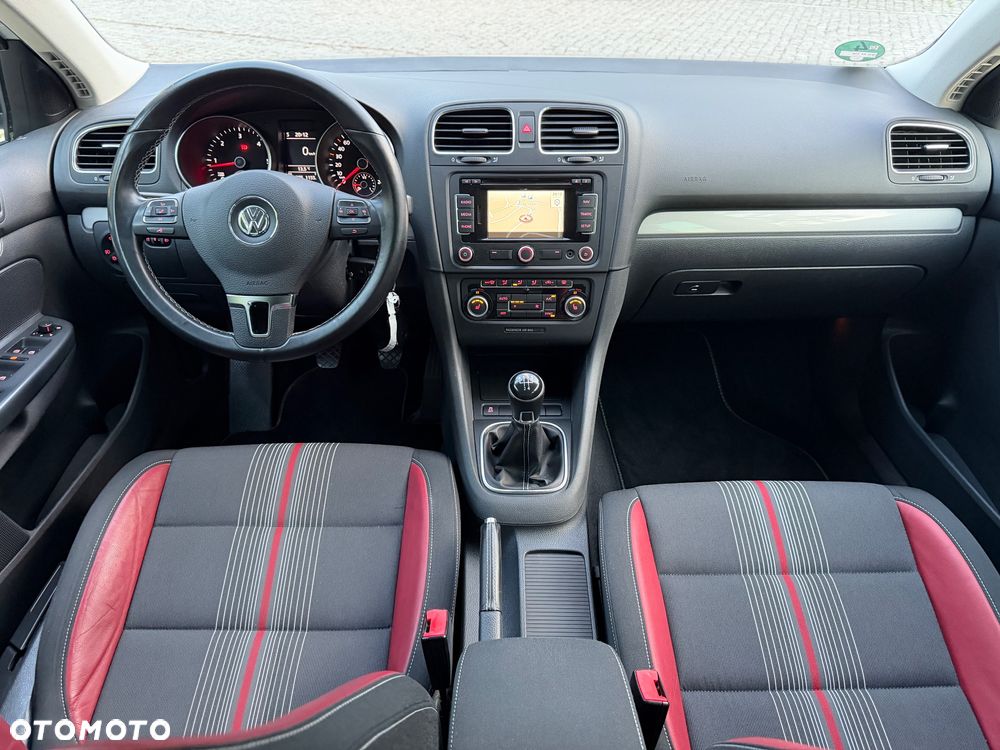 Volkswagen Golf 1.6 TDI DPF MATCH - 8