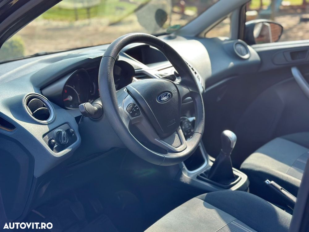 Ford Fiesta 1.25 Trend - 13