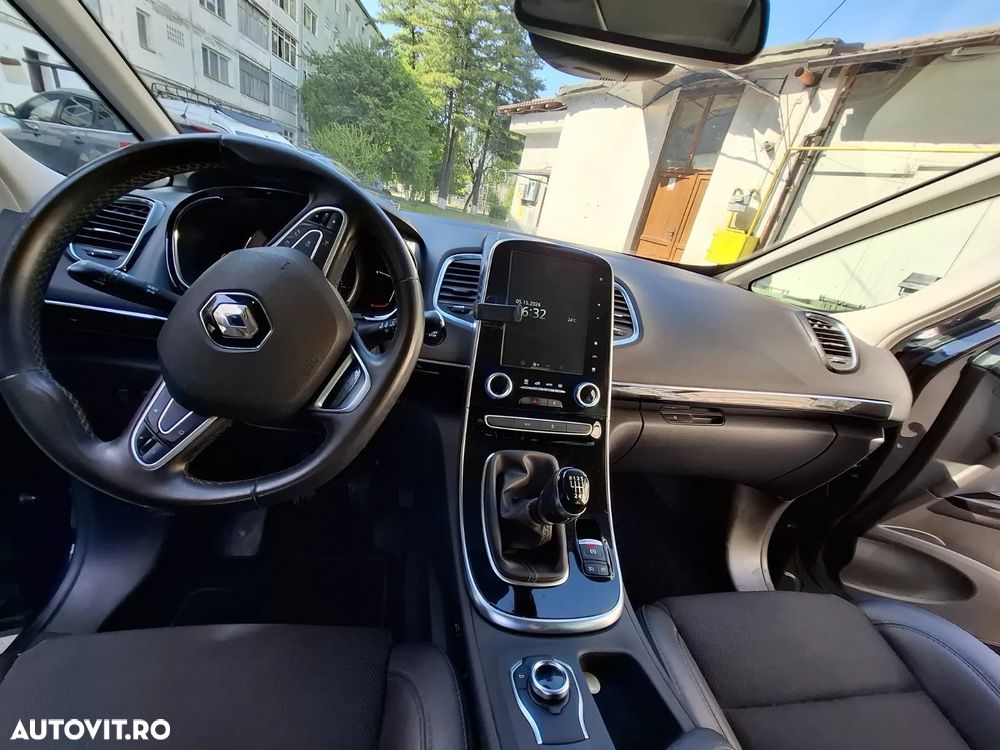 RENAULT Espace 2017 — imagine 5