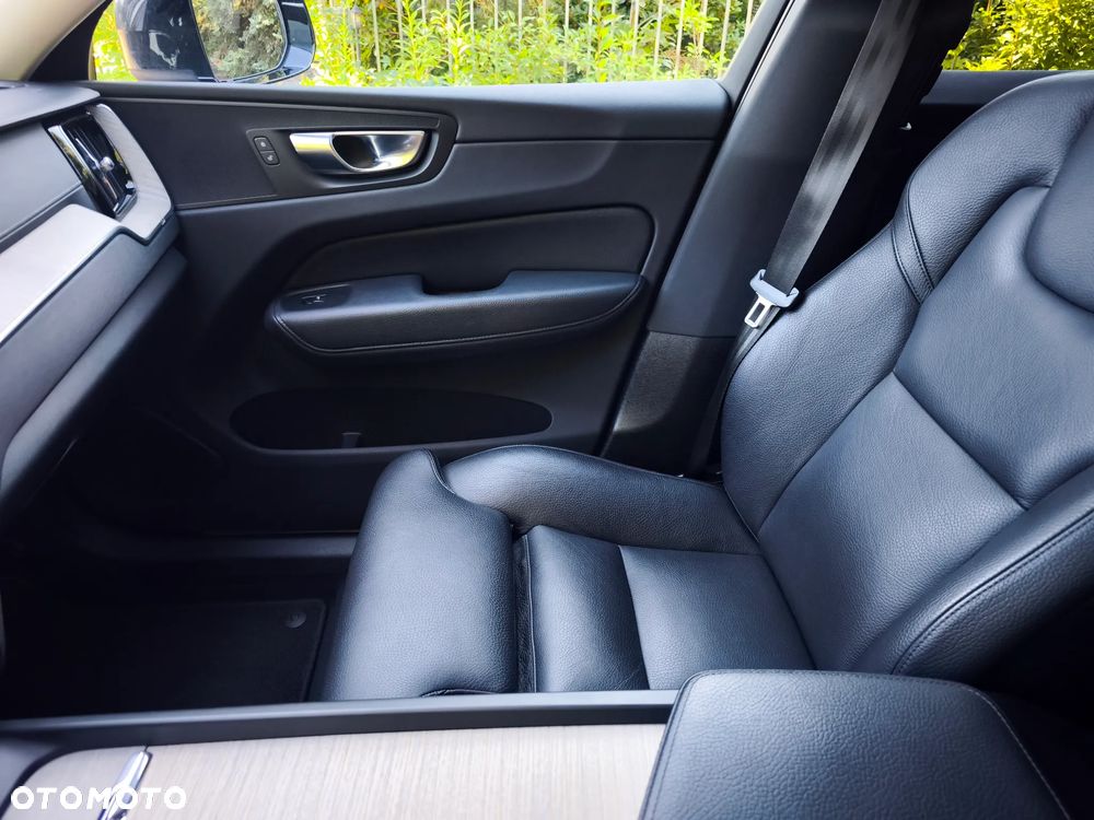 Volvo XC 60 B4 D Inscription - 23