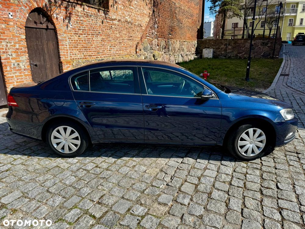 Volkswagen Passat - 8