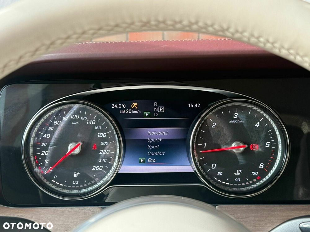 Mercedes-Benz Klasa E - 31