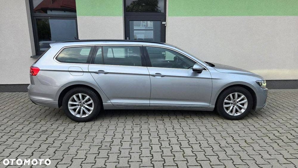 Volkswagen Passat - 11